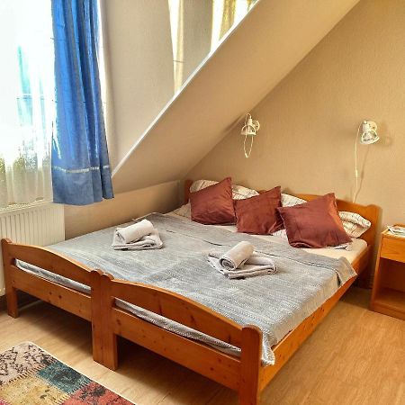 Bük Romantik Camping Es Panzio מראה חיצוני תמונה